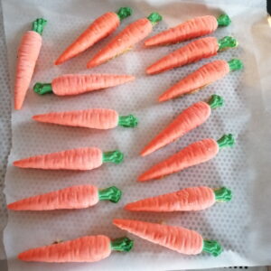Trompe l'œil petits pois et carottes