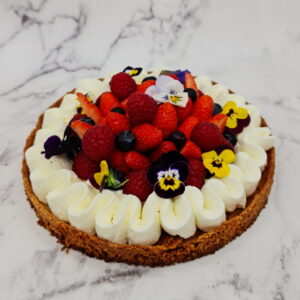 Tarte sablée fruits rouges et chantilly