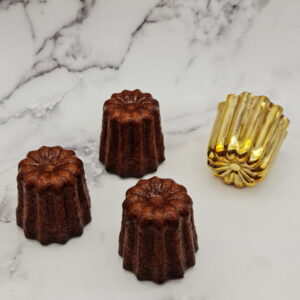 Cannelés bordelais