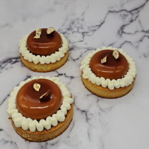 Tartelette vanille, praliné et noisettes