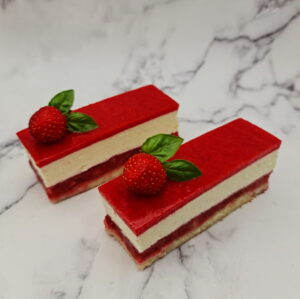 Gâteau fraises et basilic