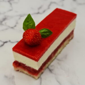 Gâteau fraises et basilic