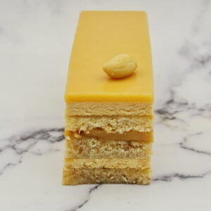 Gâteau caramel et cacahuètes