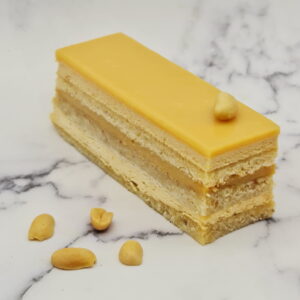 Gâteau caramel et cacahuètes