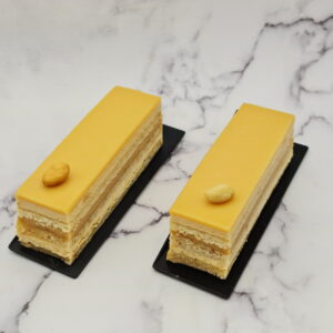 Gâteau caramel et cacahuètes