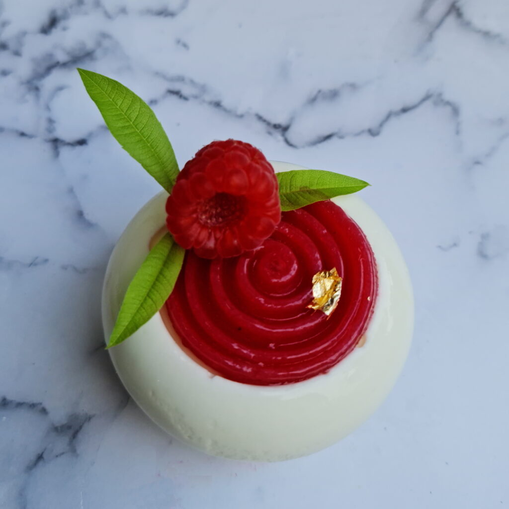 Recette entremet à la mangue avec le moule raggio silikomart