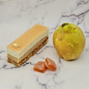 Gâteau pommes, coings et noisette