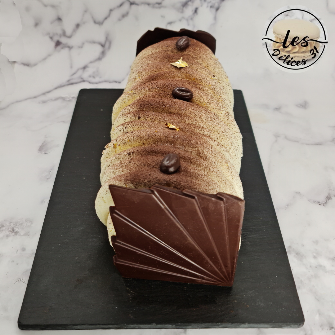 Bûche tiramisu – Maison Plume