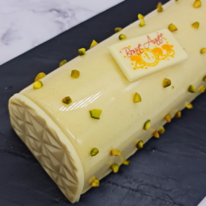 Bûche pistache et fleur d'oranger