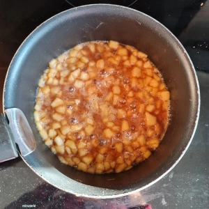 Gâteau pomme, vanille et pécan