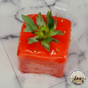 Entremet cube fraise