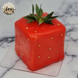 Entremet cube fraise