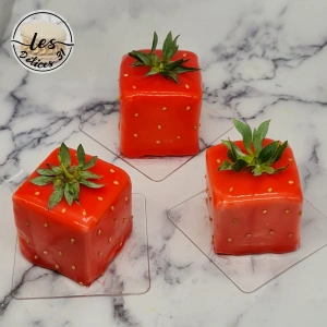 Entremet cube fraise