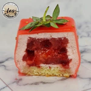 Entremet cube fraise