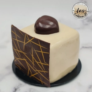 Entremet cube marron