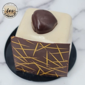 Entremet cube marron