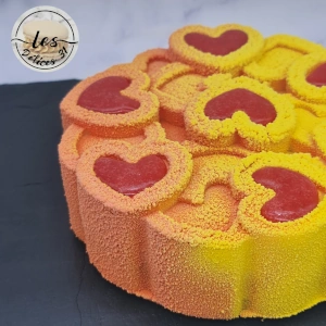 Entremet pêche jaune et fraises