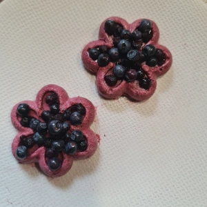 Entremet myrtilles fleurs