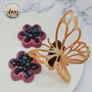 Entremet myrtilles fleurs