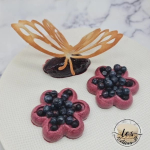 Entremet myrtilles fleurs