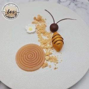 Abeille et poire