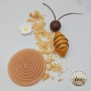 Abeille et poire