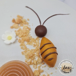Abeille et poire